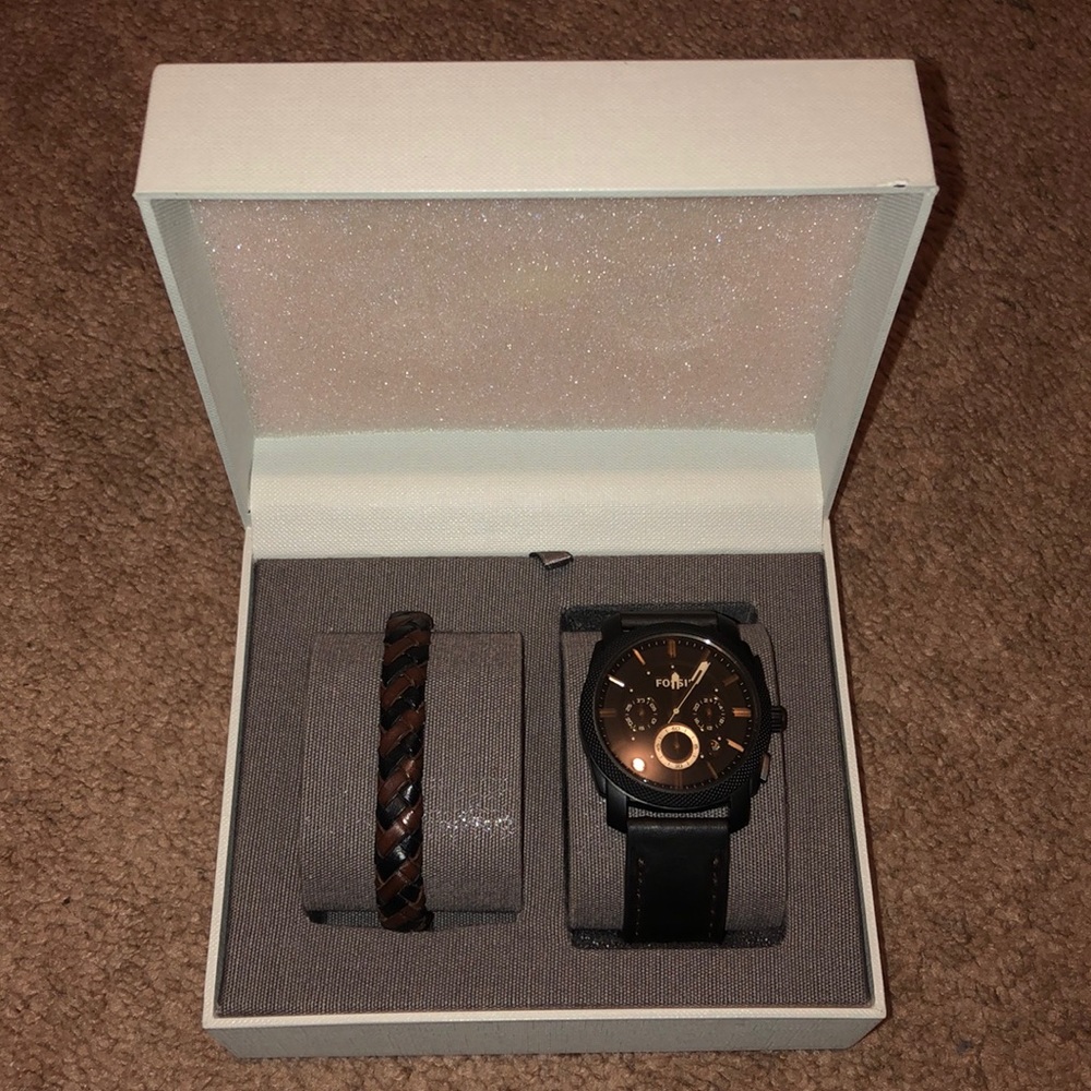 Fossil leather gift set